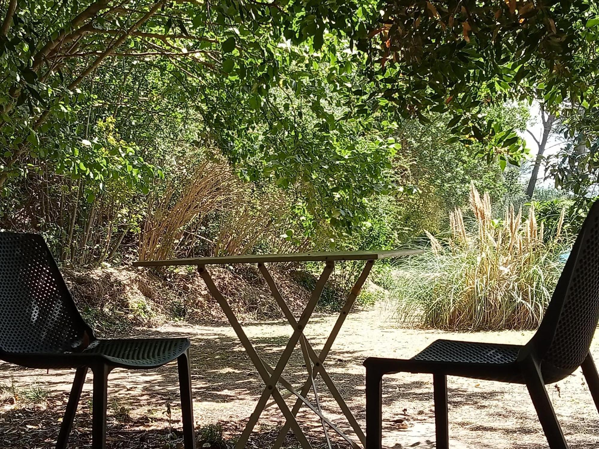 Les Restanques - Chambre D'Hotes Cuges-les-Pins Exterior foto